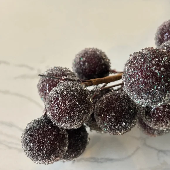 Set of three artificial beaded/ sugared grape vines in purple - Picture 7 of 8